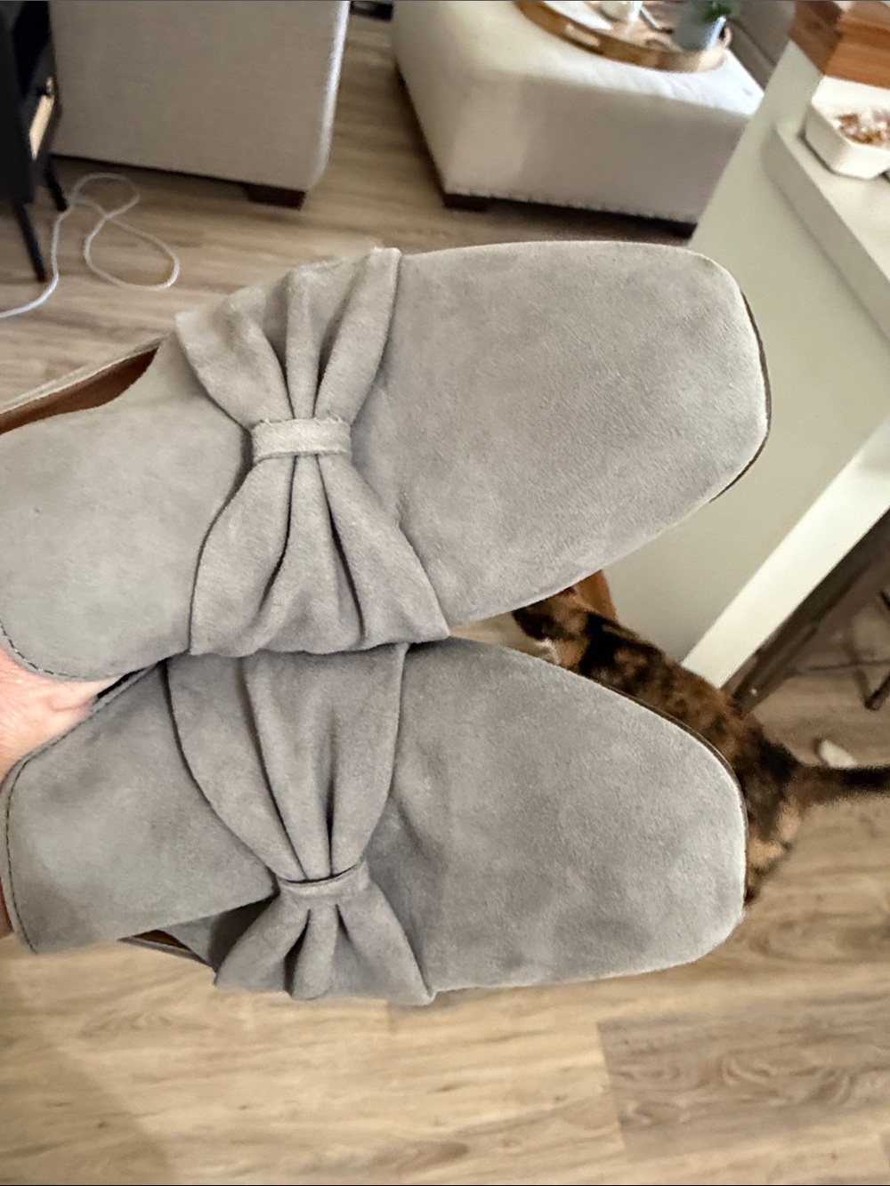Vionic Knot-Detail Slip-On Block Heel Mules - Picture 4 of 10